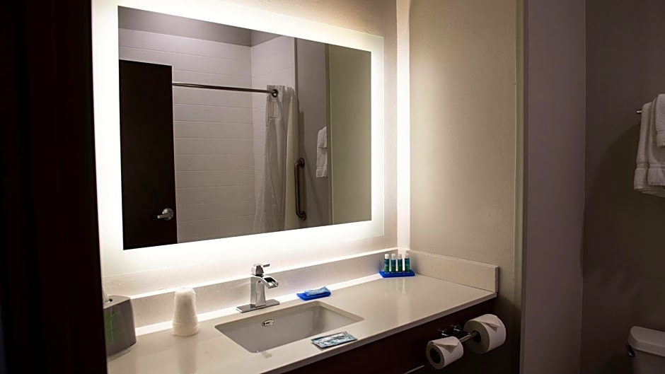 Holiday Inn Express Hotel & Suites Sedalia By IHG