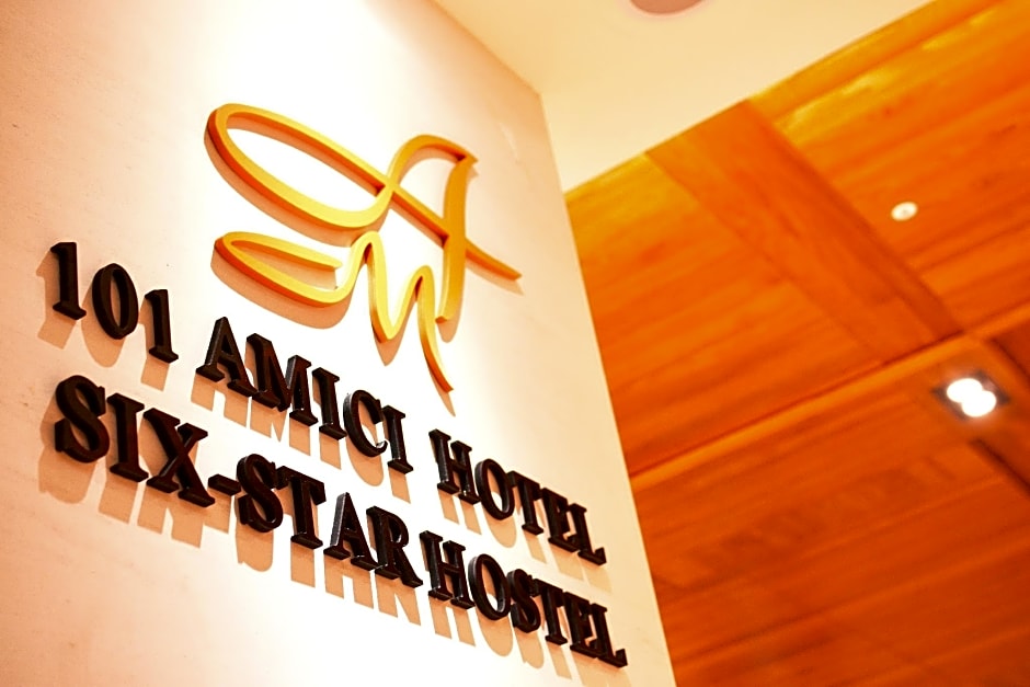 Amici Hotel Six Star Hostel