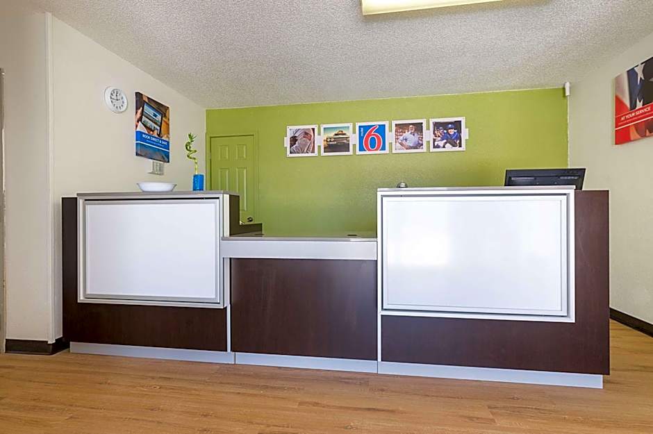 Motel 6-New Iberia, LA