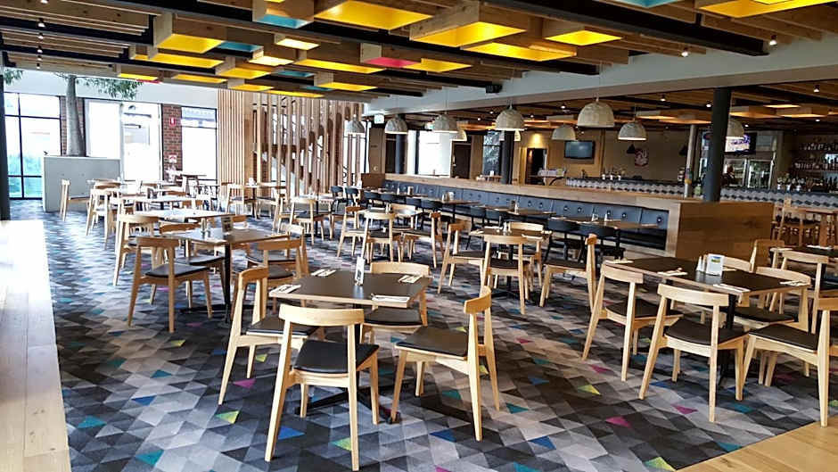 Highlander Hotel Bar Kitchen Rooftop