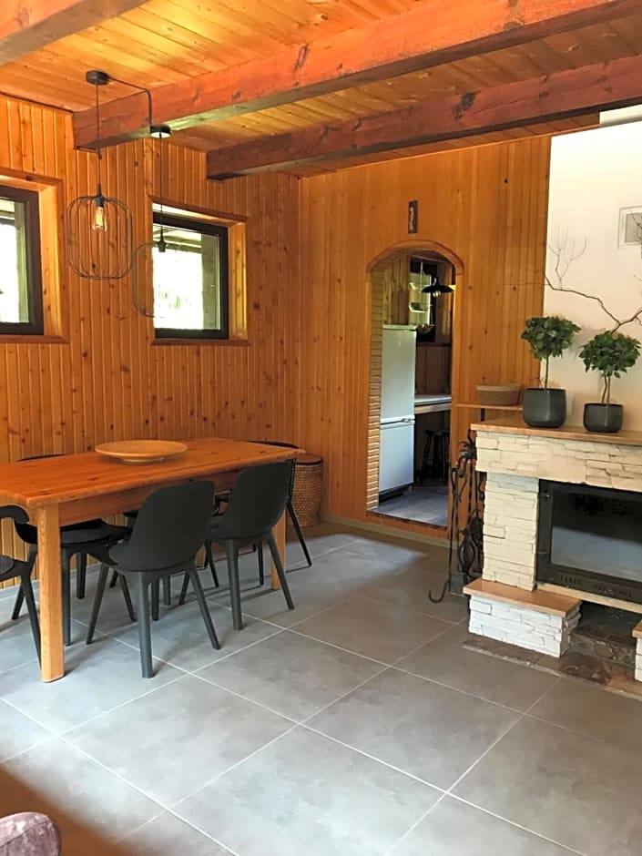 Dom letniskowy POŚRÓD KASZUBSKIEGO LASU