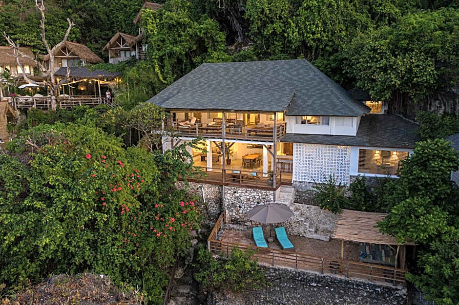Villa Ayunan 3 BR on Bingin Beach