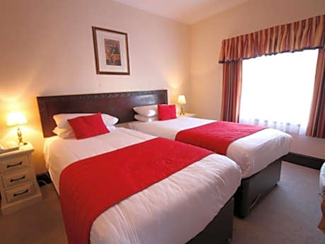 Twin Room with Private Bathroom