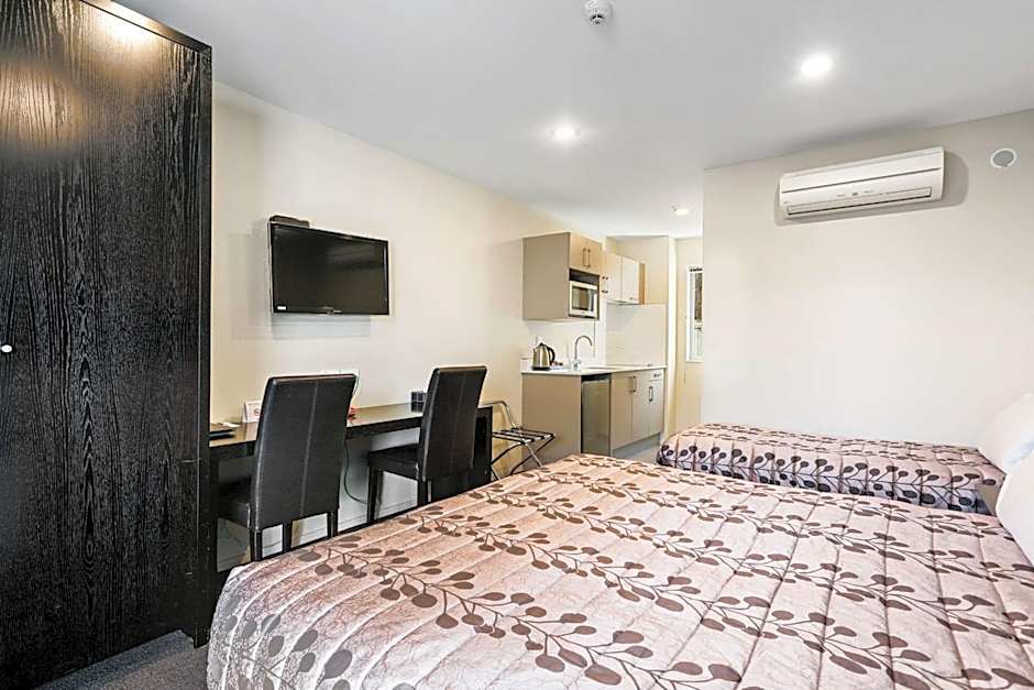 Quality Suites Amore