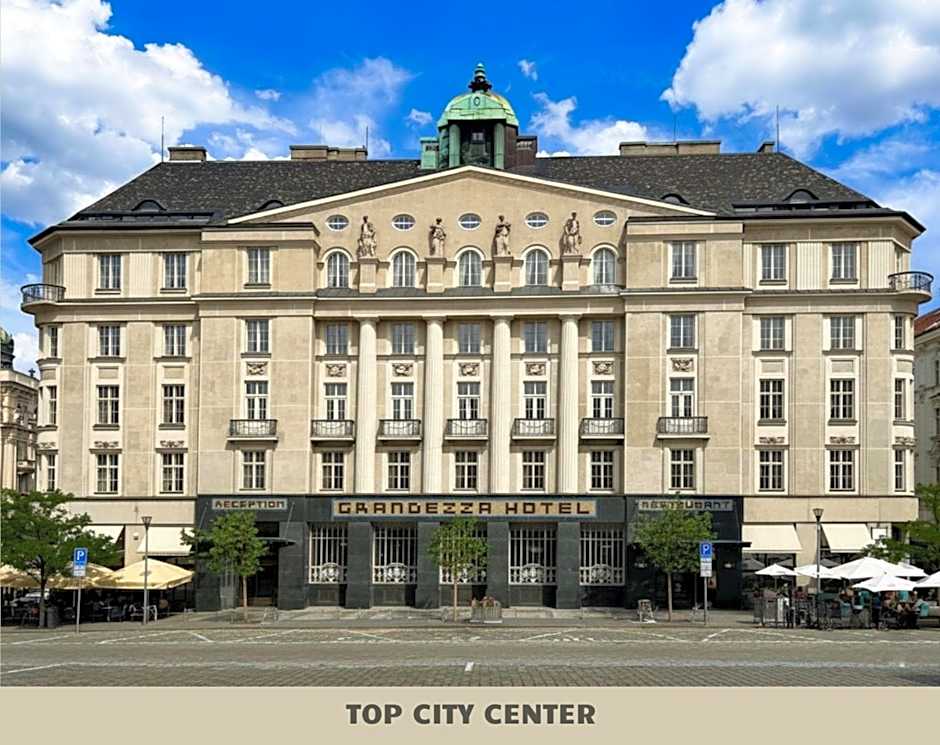 Grandezza Hotel Luxury Palace