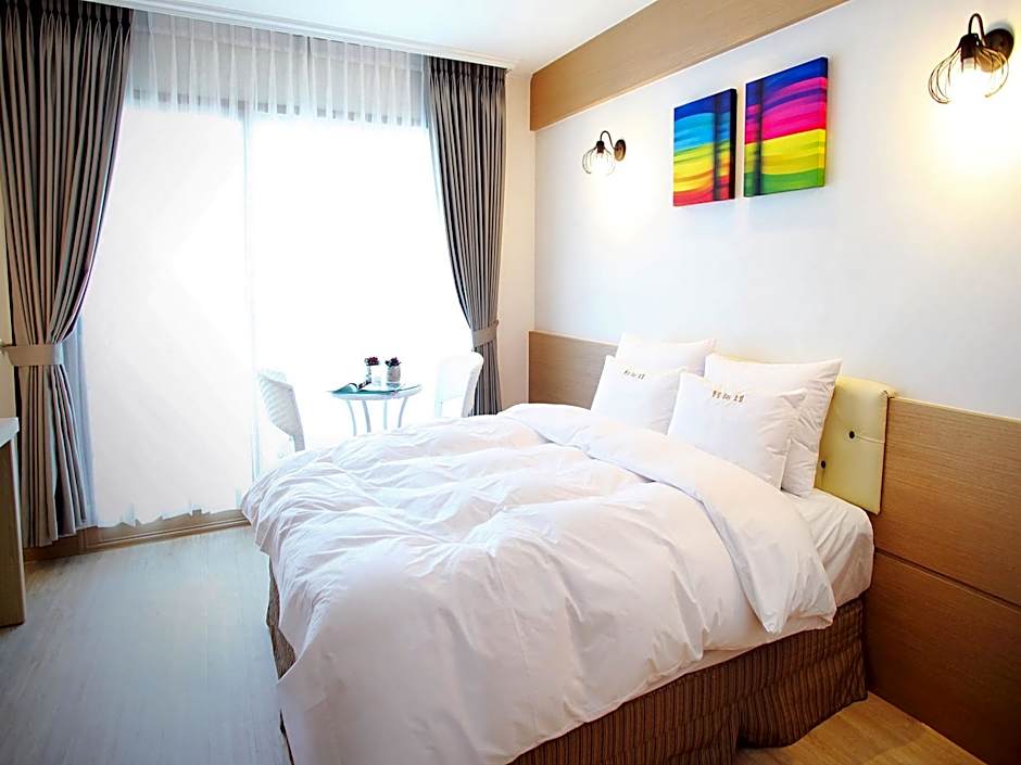 Tongyeong Bay Condo Hotel
