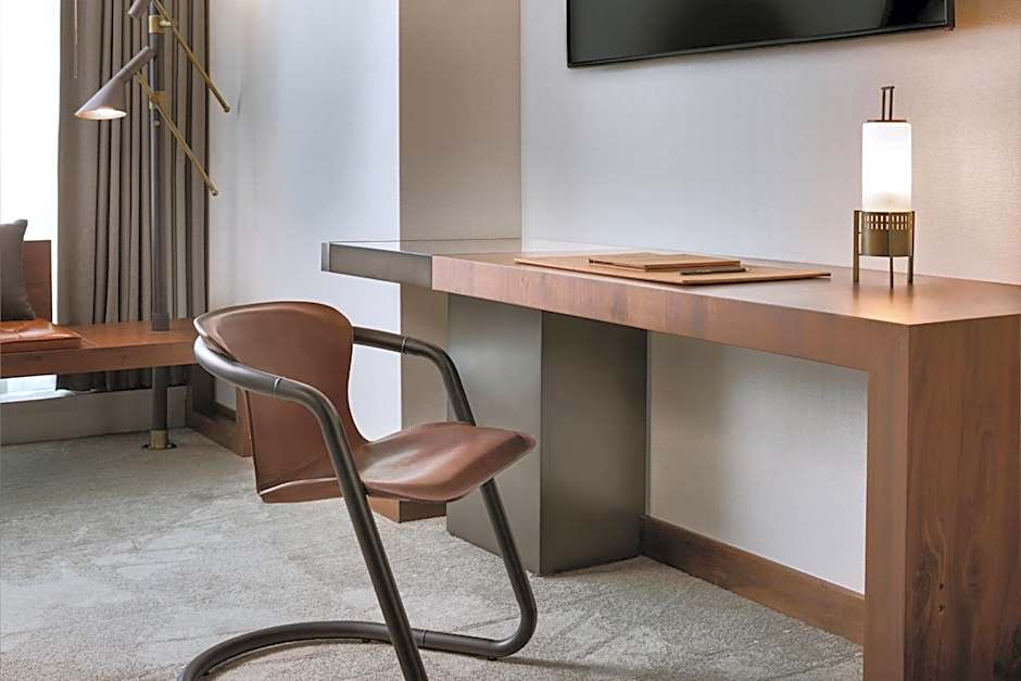 the DOUGLAS, Autograph Collection by Marriott
