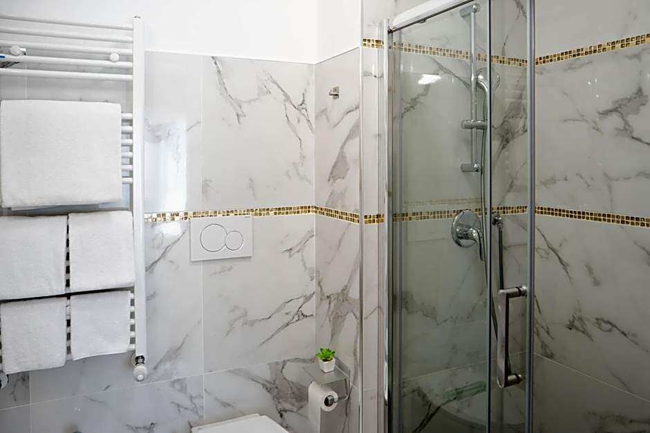 Guest House Train Station