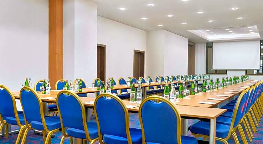 Ramada Hotel & Suites by Wyndham Yerevan