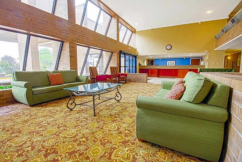 Tulsa Square Hotel Central, I-44 By OYO