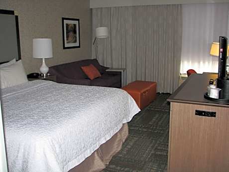 King Room with Sofa Bed and Study - Non-Smoking