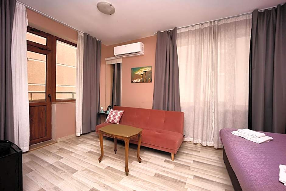 Hotel Leda