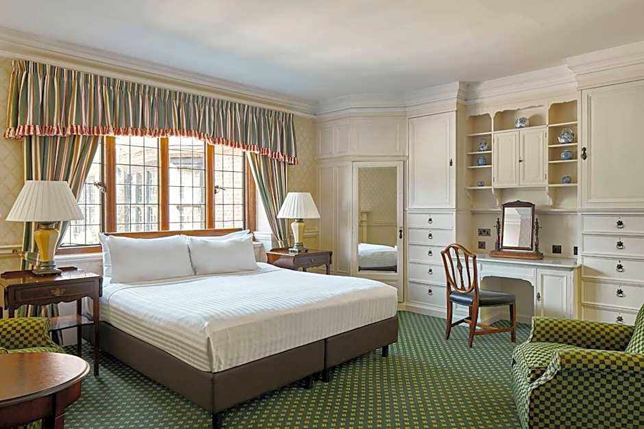 Photo 1 of 3 of Manor 1 King Bed or 1 Queen Bed