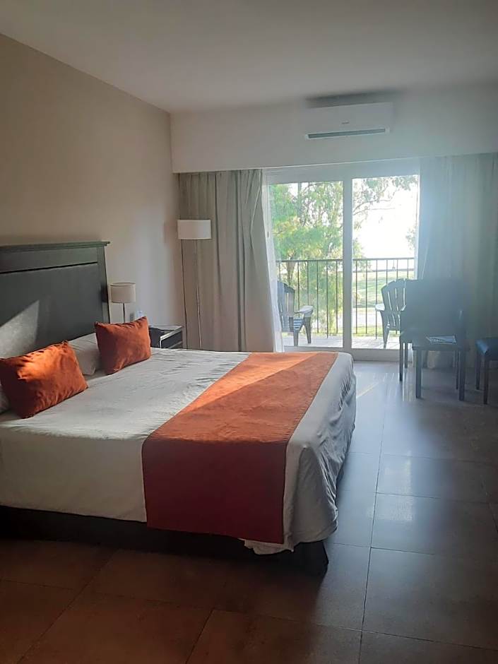 Foto 1 daripada 4 — Standard 1 King Bed