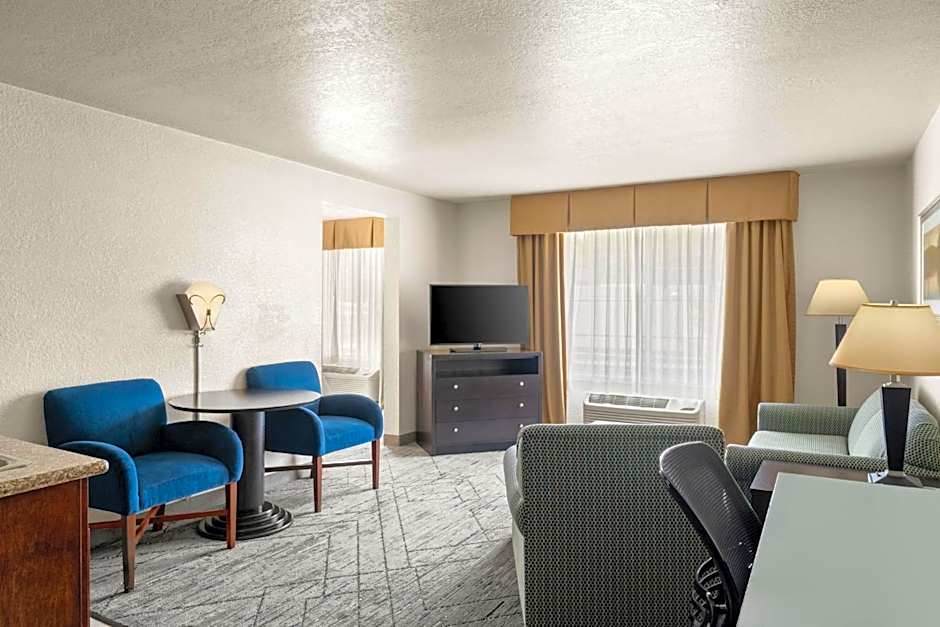 Holiday Inn Express & Suites New Buffalo, MI By IHG