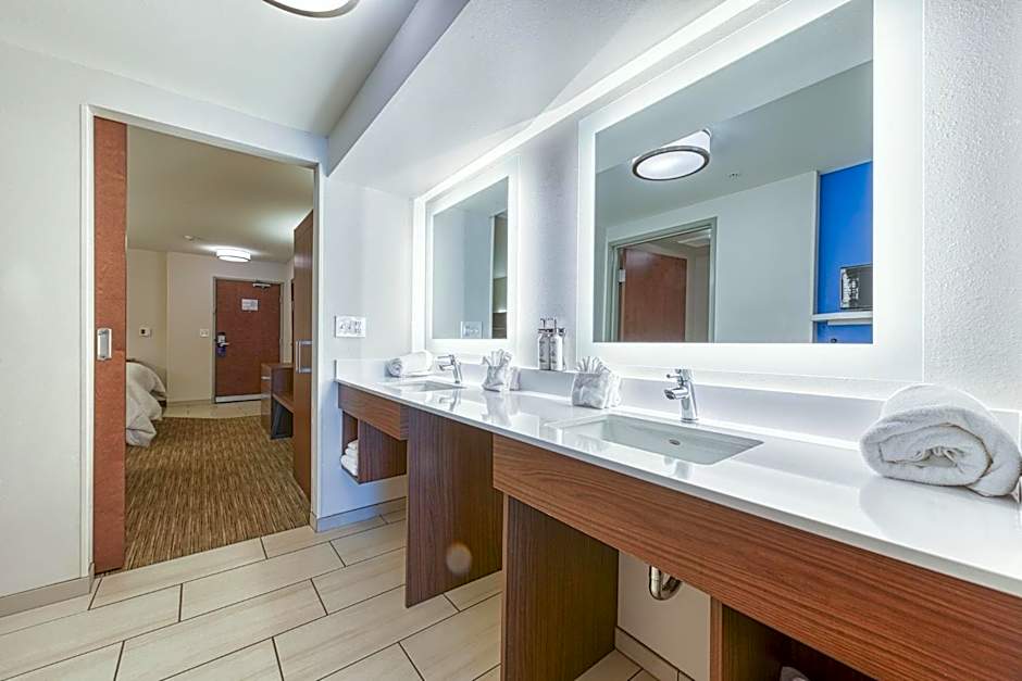 Holiday Inn Express & Suites - Manitou Springs By IHG