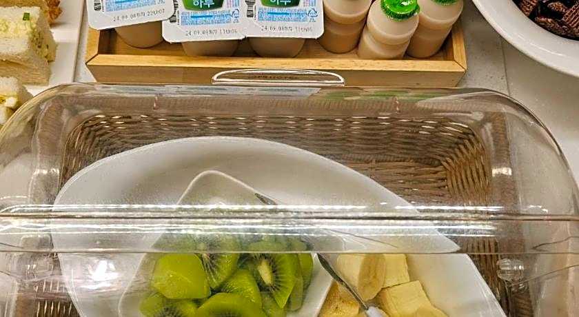 February Hotel SeongSeo