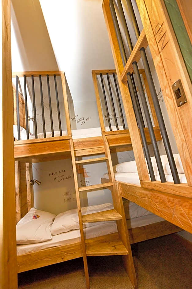 The Gulliver's Hotel