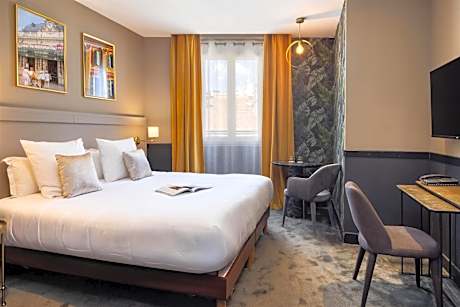 Deluxe Queen Room