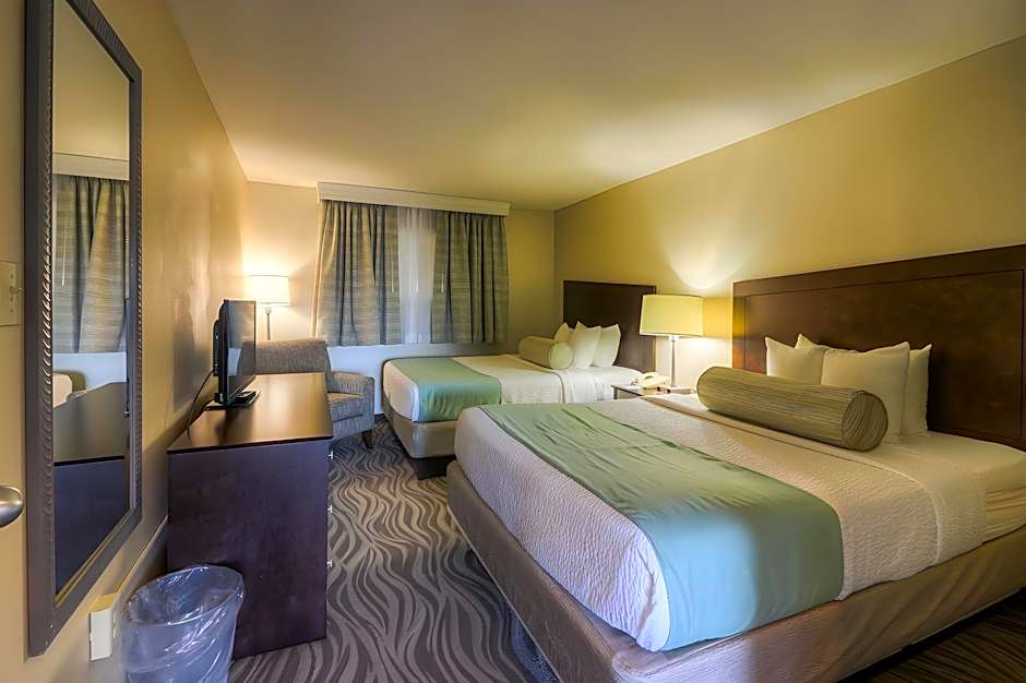 Breakers Hotel & Suites
