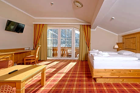 Family Two-Bedroom Apartment with View