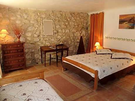 Triple Room with Garden View