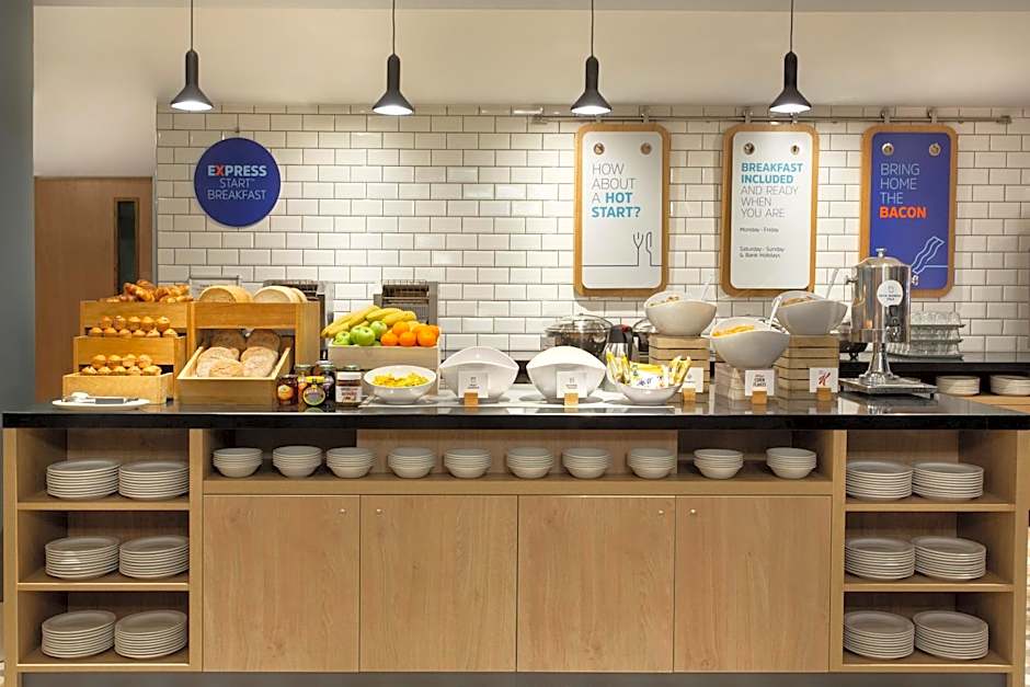 Holiday Inn Express Cheltenham Town Centre By IHG