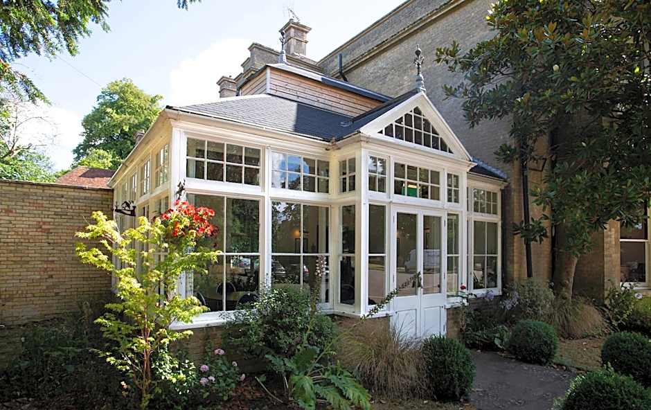 Woodland Manor Hotel