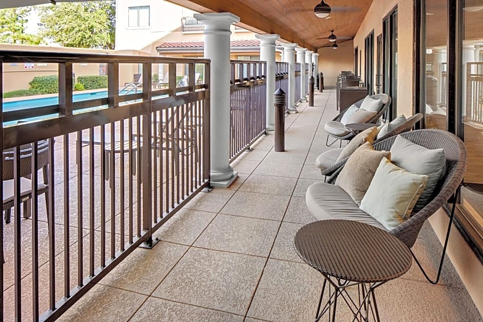 Courtyard by Marriott Houston Rice University