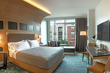 1 King Bed
