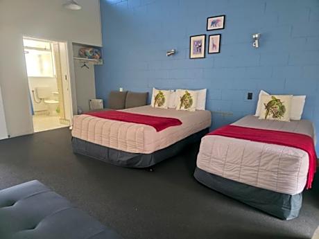 Queen Room with Hot Tub