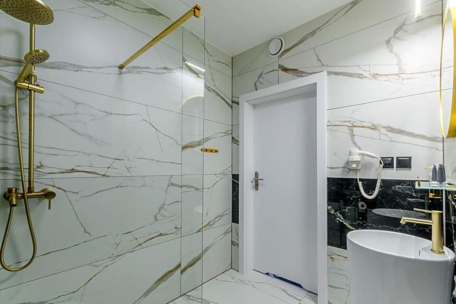 Hotel Lantier & Swimming Pool Zone