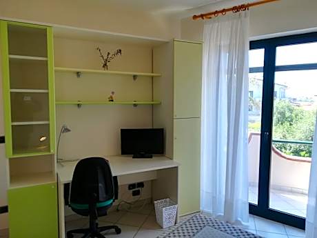 Double Room with Private Bathroom and Partial Sea View
