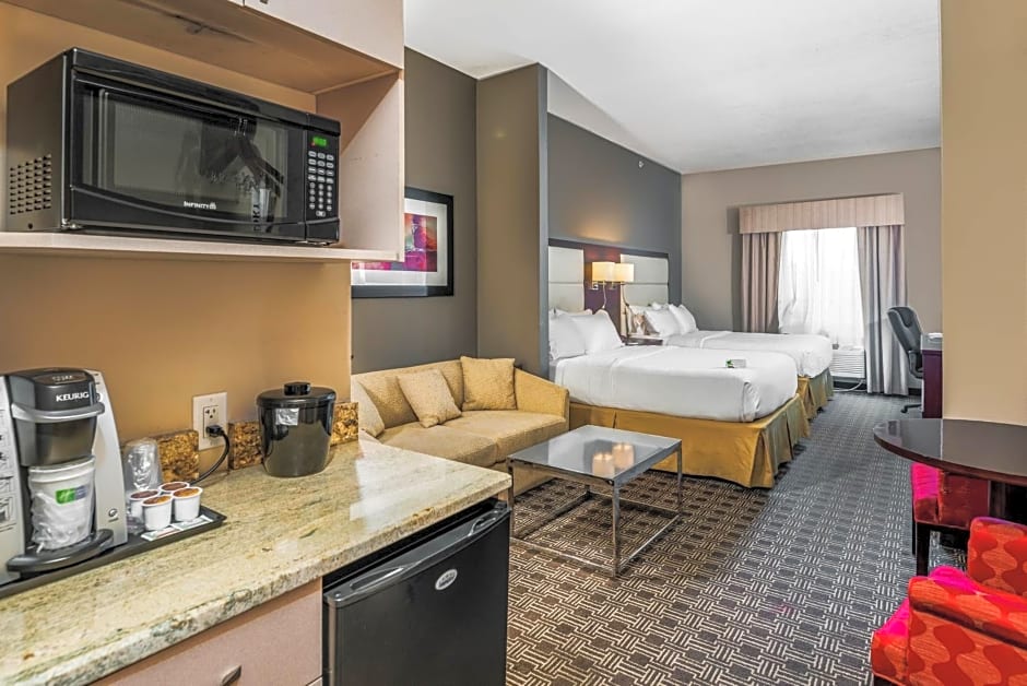 Holiday Inn Express & Suites Lantana By IHG