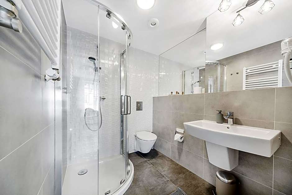 Six Suites, Old Town