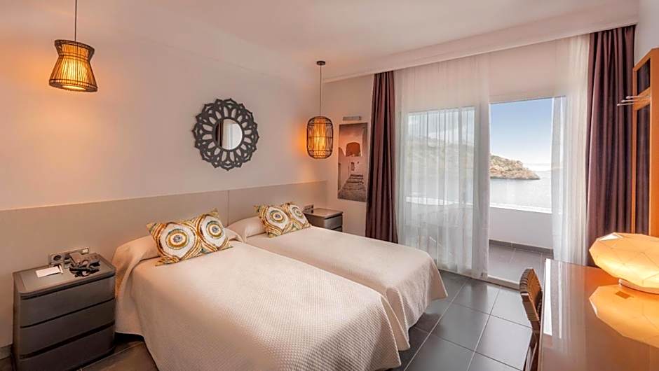 Palladium Hotel Cala Llonga - Adults Only