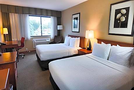 Queen Room with Two Queen Beds - Non-Smoking