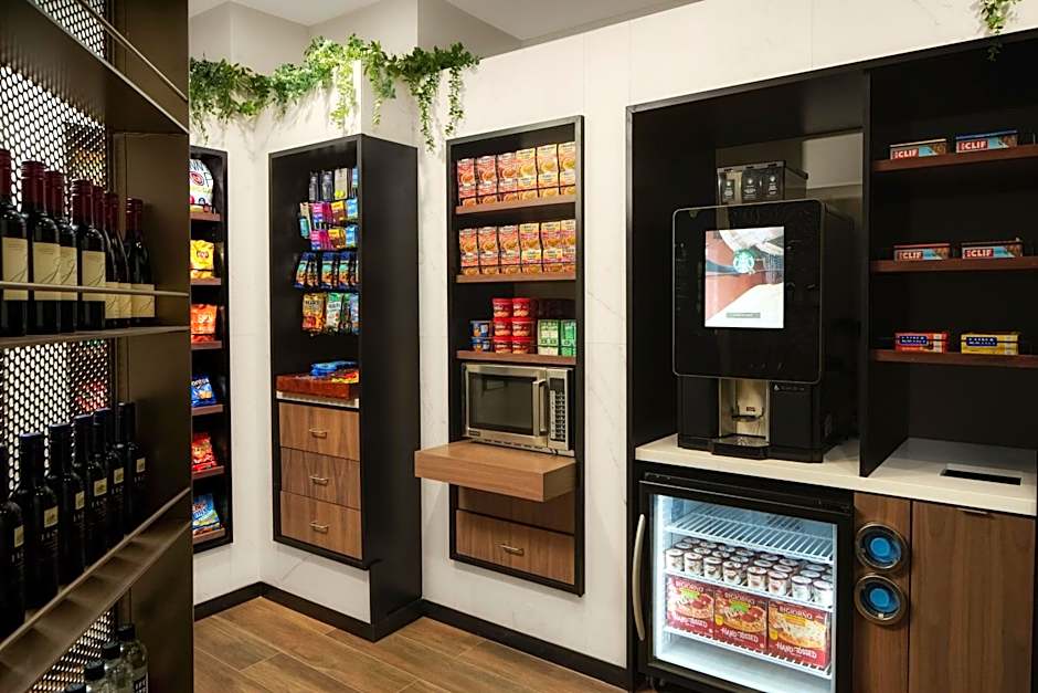 Courtyard by Marriott Chicago at Medical District/UIC