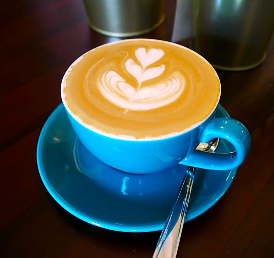 Bloom Boutique Hotel & Cafe