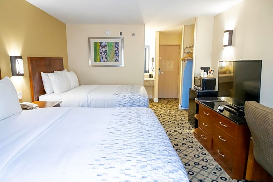 Days Inn by Wyndham College Park Atlanta Airport South