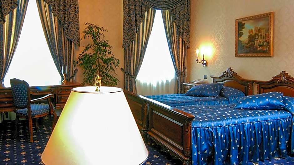 Grand Hotel London