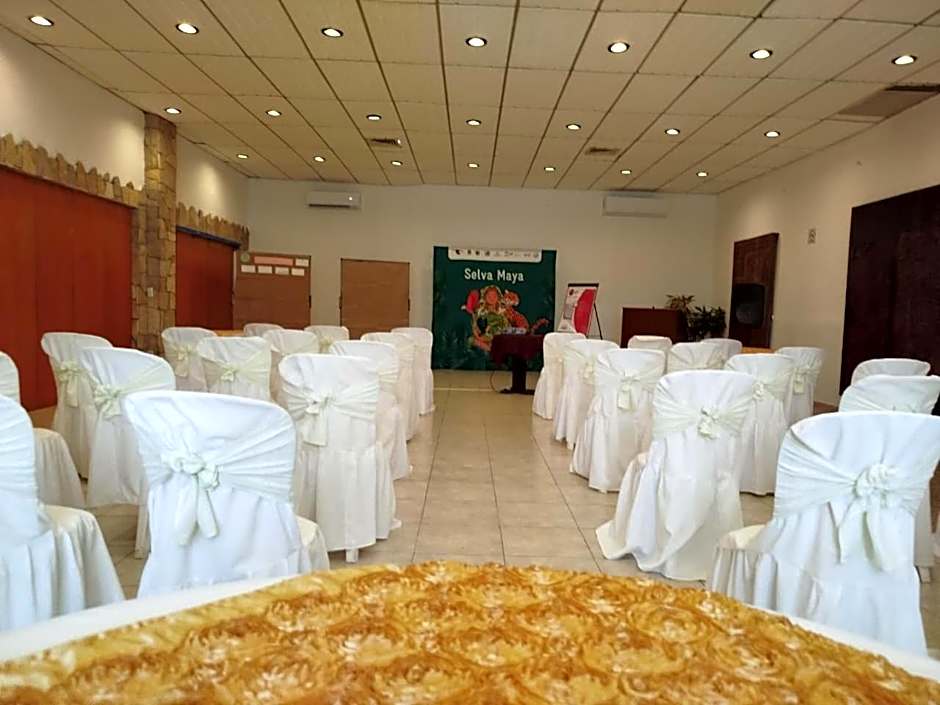 Plaza Palenque Hotel & Convention Center