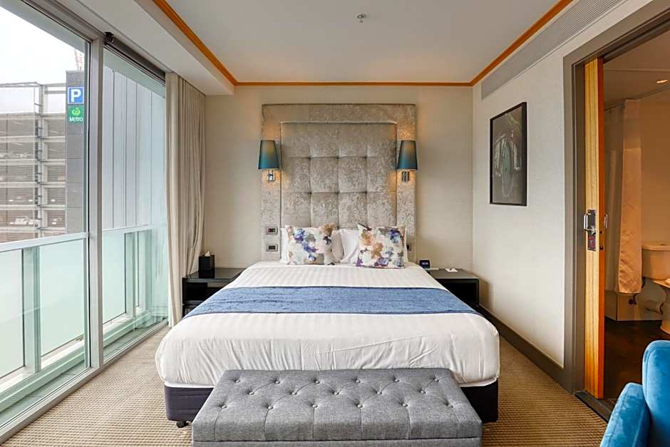 Marsden Viaduct Hotel