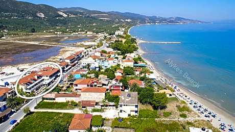 SunBliss Studios & Apartments