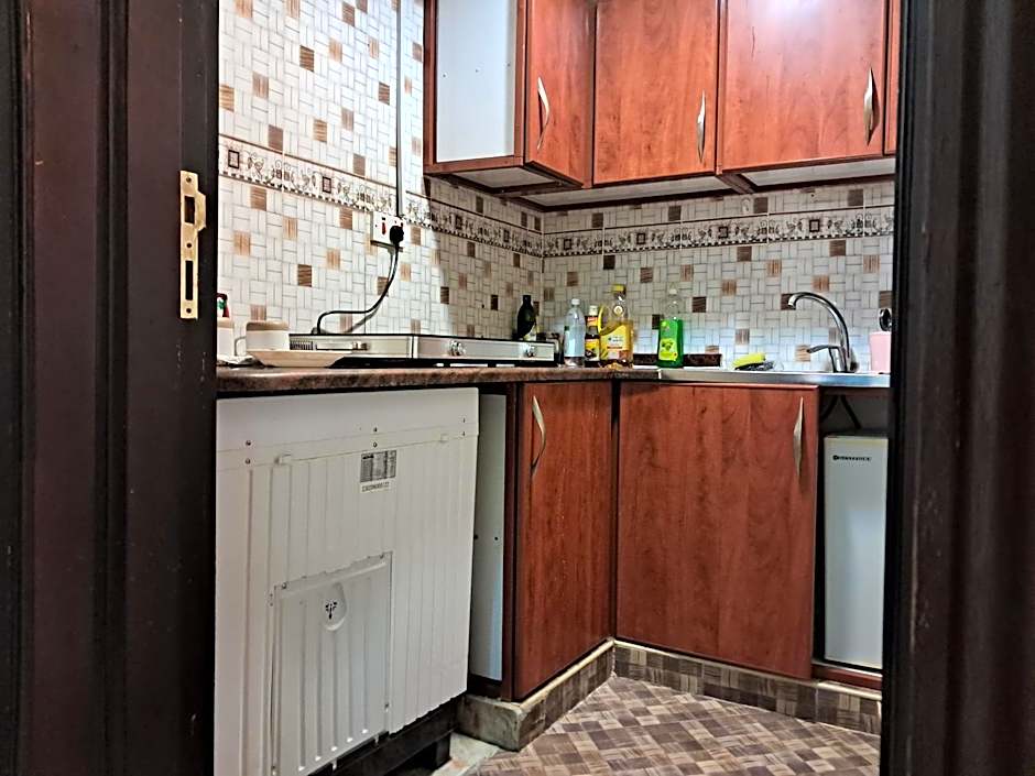 Top House Zayed Airport AUH