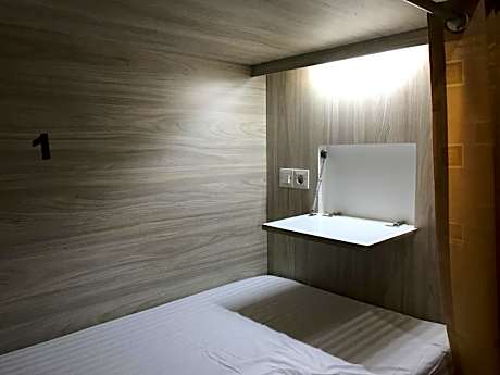 Bunk Bed in Mixed Dormitory Room