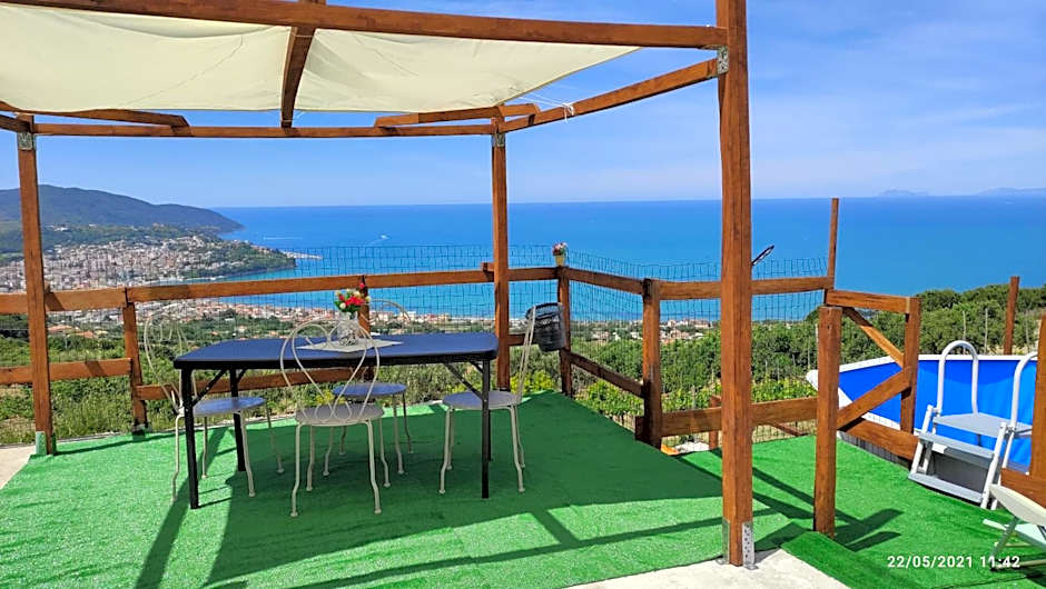 Una terrazza sul mare