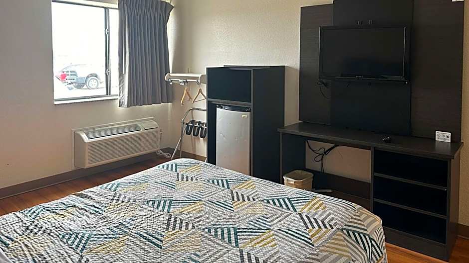 Motel 6-Waterloo, IA