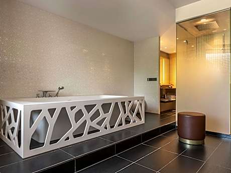 SUITE GRAND DUCAL - 2 bedroom, Petrusse Valleyview, luxury amenities