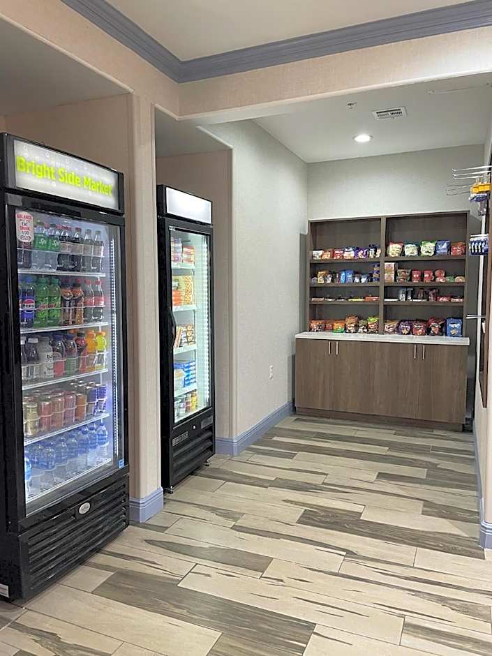 La Quinta Inn & Suites by Wyndham Oklahoma City - Moore